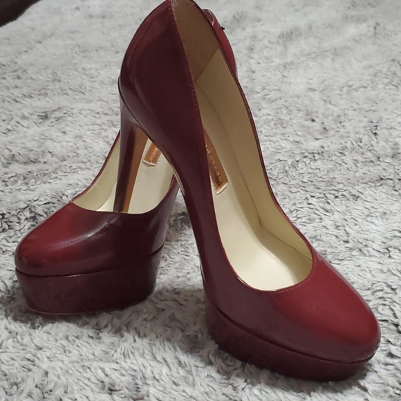 Women shoes - Picture 1 of 5